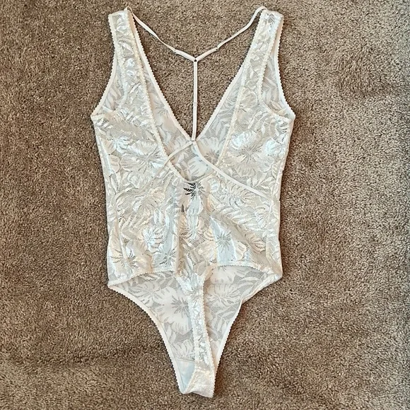 Victoria’s Secret Shimmery Floral Bodysuit - Picture 4 of 6